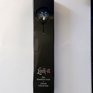 Kat Von D Edge Foundation Brush